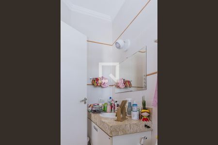 Casa de condomínio para alugar com 325m², 4 quartos e 4 vagasBanheiro quarto 1