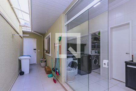 Casa de condomínio para alugar com 325m², 4 quartos e 4 vagasÁrea de Serviço