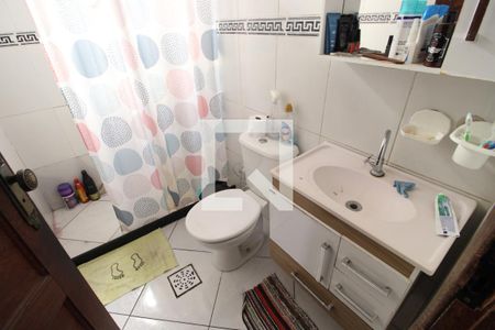 Banheiro de casa para alugar com 2 quartos, 50m² em Marechal Hermes, Rio de Janeiro