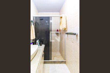 Casa de condomínio à venda com 230m², 3 quartos e 2 vagas Casa de condomínio à venda com 230m², 3 quartos e 2 vagasBanheiro da Suíte