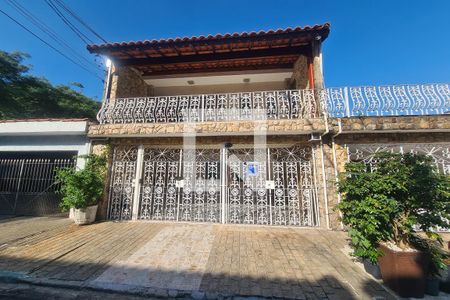 Casa para alugar com 225m², 3 quartos e 2 vagasFachada