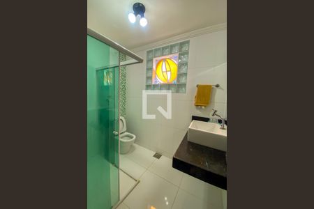 Banheiro de apartamento à venda com 3 quartos, 75m² em Centro, Betim