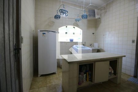 Casa de condomínio para alugar com 750m², 4 quartos e 5 vagas Casa de condomínio para alugar com 750m², 4 quartos e 5 vagasÁrea de Serviço