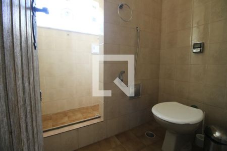 Casa de condomínio para alugar com 750m², 4 quartos e 5 vagas Casa de condomínio para alugar com 750m², 4 quartos e 5 vagasBanheiro Suíte 3