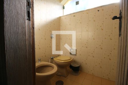 Casa de condomínio para alugar com 750m², 4 quartos e 5 vagas Casa de condomínio para alugar com 750m², 4 quartos e 5 vagasBanheiro Suíte 2