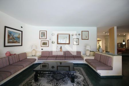 Casa de condomínio para alugar com 750m², 4 quartos e 5 vagas Casa de condomínio para alugar com 750m², 4 quartos e 5 vagasSala