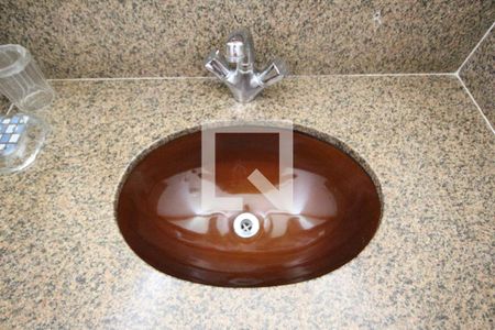 Casa de condomínio para alugar com 750m², 4 quartos e 5 vagas Casa de condomínio para alugar com 750m², 4 quartos e 5 vagasBanheiro Social