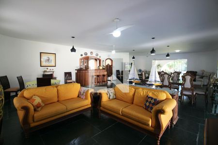 Casa de condomínio para alugar com 750m², 4 quartos e 5 vagas Casa de condomínio para alugar com 750m², 4 quartos e 5 vagasSala 2