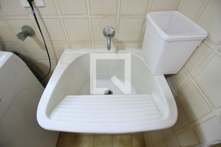 Casa de condomínio para alugar com 750m², 4 quartos e 5 vagas Casa de condomínio para alugar com 750m², 4 quartos e 5 vagasÁrea de Serviço