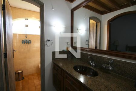 Casa de condomínio para alugar com 750m², 4 quartos e 5 vagas Casa de condomínio para alugar com 750m², 4 quartos e 5 vagasBanheiro Suíte