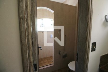 Casa de condomínio para alugar com 750m², 4 quartos e 5 vagas Casa de condomínio para alugar com 750m², 4 quartos e 5 vagasBanheiro Suíte 3