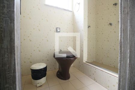 Casa de condomínio para alugar com 750m², 4 quartos e 5 vagas Casa de condomínio para alugar com 750m², 4 quartos e 5 vagasBanheiro Social