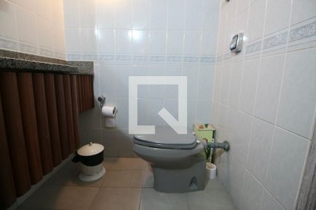 Casa de condomínio para alugar com 750m², 4 quartos e 5 vagas Casa de condomínio para alugar com 750m², 4 quartos e 5 vagasLavabo 2