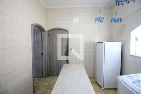 Casa de condomínio para alugar com 750m², 4 quartos e 5 vagas Casa de condomínio para alugar com 750m², 4 quartos e 5 vagasÁrea de Serviço