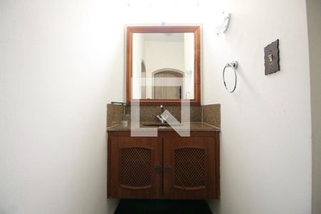 Casa de condomínio para alugar com 750m², 4 quartos e 5 vagas Casa de condomínio para alugar com 750m², 4 quartos e 5 vagasBanheiro Social