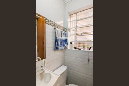 Casa à venda com 189m², 3 quartos e 3 vagasBanheiro externo