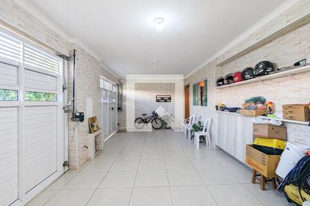 Casa à venda com 189m², 3 quartos e 3 vagasChurrasqueira e garagem