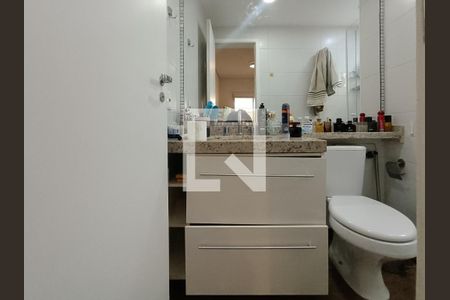 Apartamento à venda com 148m², 3 quartos e 1 vaga Apartamento à venda com 148m², 3 quartos e 1 vagaBanheiro da Suíte