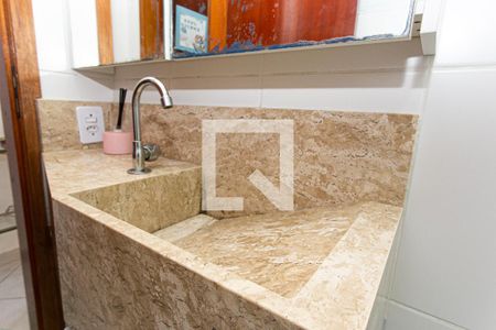 Casa de condomínio para alugar com 62m², 2 quartos e 1 vaga Casa de condomínio para alugar com 62m², 2 quartos e 1 vagaBanheiro