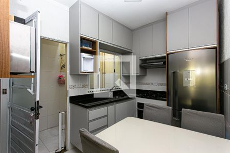 Cozinha de casa de condomínio para alugar com 2 quartos, 62m² em Vila Esperança, São Paulo