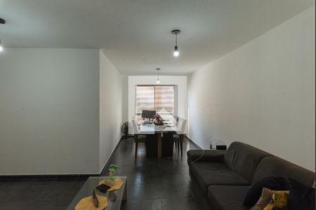 Apartamento para alugar com 70m², 2 quartos e 1 vagaSala