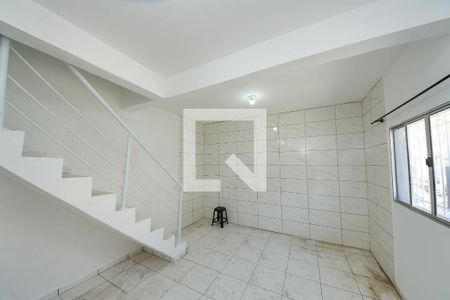 Sala/Cozinha de casa para alugar com 2 quartos, 90m² em Jardim das Rosas (zona Leste), São Paulo