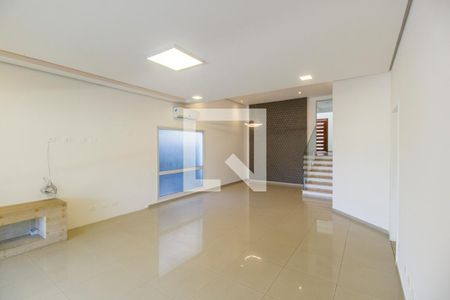 Casa de condomínio à venda com 390m², 4 quartos e 4 vagasSala