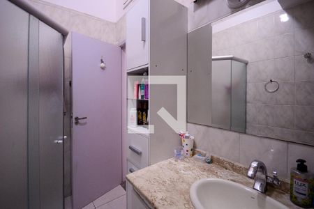 Casa à venda com 101m², 2 quartos e 1 vagaBanheiro 