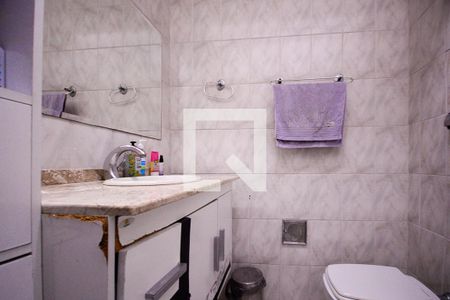 Casa à venda com 101m², 2 quartos e 1 vagaBanheiro 