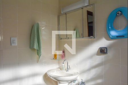 Casa à venda com 200m², 2 quartos e 2 vagasBanheiro