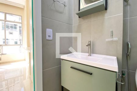 Banheiro da Suíte de apartamento para alugar com 3 quartos, 80m² em Copacabana, Rio de Janeiro