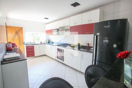 Casa de condomínio à venda com 300m², 5 quartos e 2 vagasCozinha