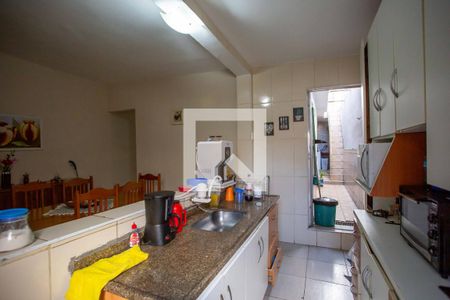 Casa à venda com 185m², 2 quartos e 2 vagasCozinha