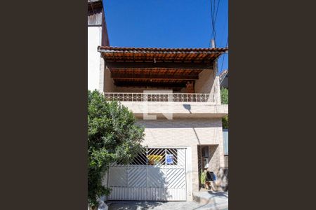 Casa à venda com 185m², 2 quartos e 2 vagasFachada