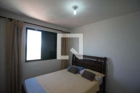 Quarto 1 de apartamento para alugar com 2 quartos, 58m² em Interlagos, São Paulo