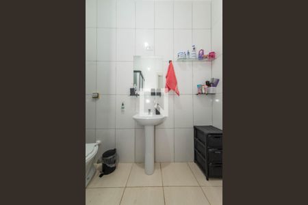 Casa à venda com 168m², 3 quartos e 2 vagasBanheiro Social