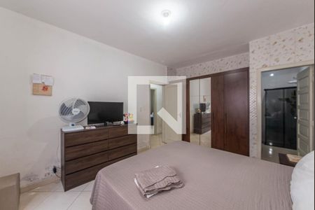 Casa à venda com 168m², 3 quartos e 2 vagasSuíte