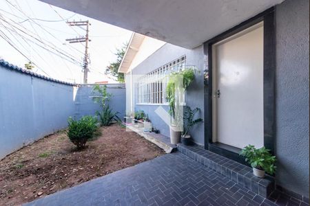 Casa à venda com 168m², 3 quartos e 2 vagasQuintal - Frente