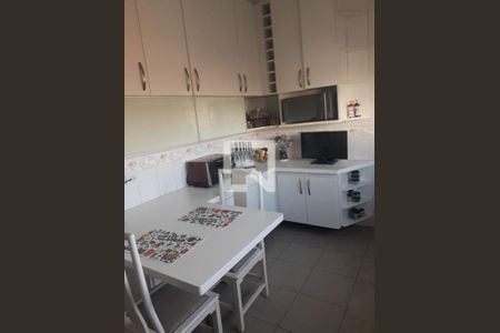 Casa à venda com 3 quartos, 260m² em Jardim das Vertentes, São Paulo