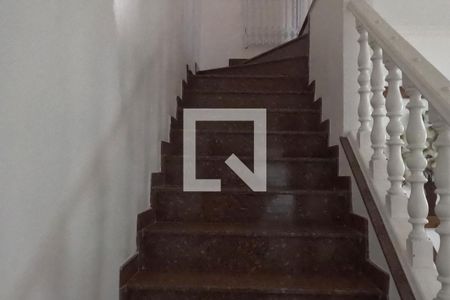 Escadas desde o 1ºpiso de apartamento para alugar com 3 quartos, 147m² em Ponta da Praia, Santos