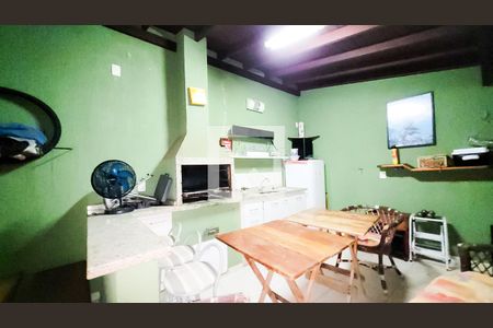 Casa de condomínio à venda com 206m², 4 quartos e 6 vagasÁrea gourmet