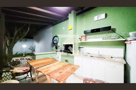 Casa de condomínio à venda com 206m², 4 quartos e 6 vagasÁrea gourmet