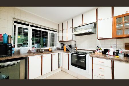 Casa de condomínio à venda com 206m², 4 quartos e 6 vagasCozinha