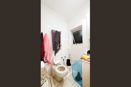 Casa de condomínio à venda com 206m², 4 quartos e 6 vagasBanheiro