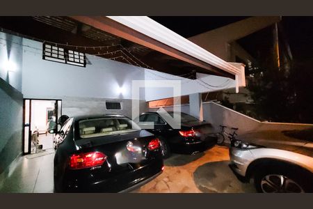 Casa de condomínio à venda com 206m², 4 quartos e 6 vagasFachada