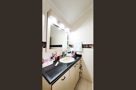 Casa de condomínio à venda com 206m², 4 quartos e 6 vagasBanheiro da Suíte