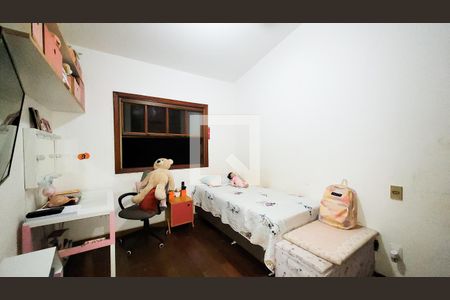 Casa de condomínio à venda com 206m², 4 quartos e 6 vagasQuarto 2