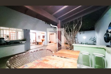 Casa de condomínio à venda com 206m², 4 quartos e 6 vagasÁrea gourmet