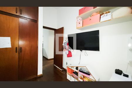 Casa de condomínio à venda com 206m², 4 quartos e 6 vagasQuarto 2