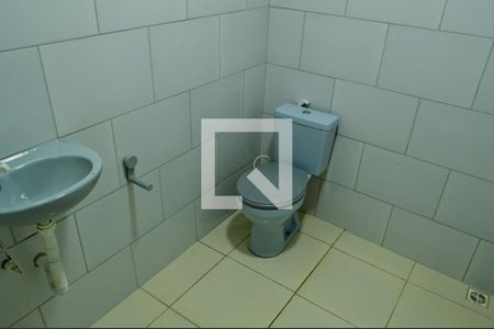 Banheiro  de casa para alugar com 1 quarto, 50m² em Curicica, Rio de Janeiro